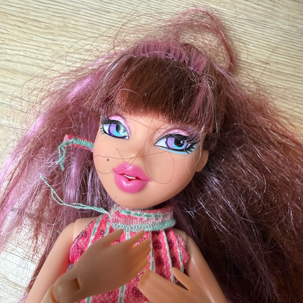Bratz Action Heroz Phoebe - Picture 3 of 6